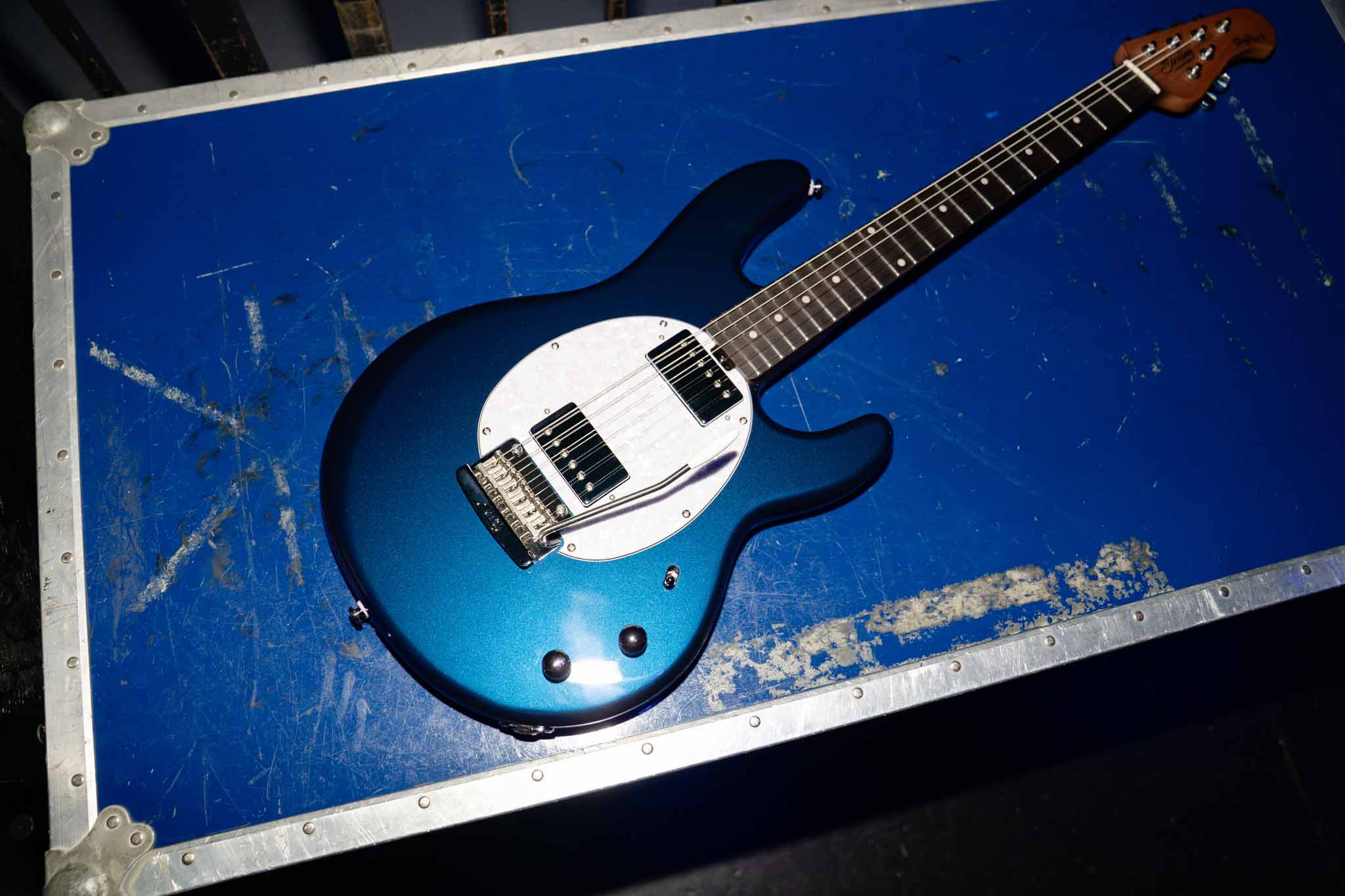 Basse Sterling by Music Man StingRay II Blue Pearl