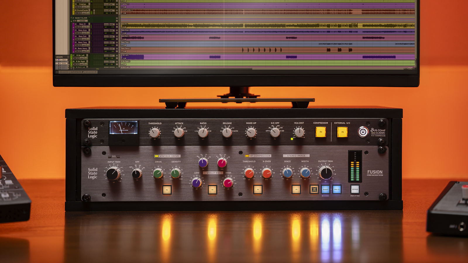 SSL Bus Comp vue de face dans home-studio