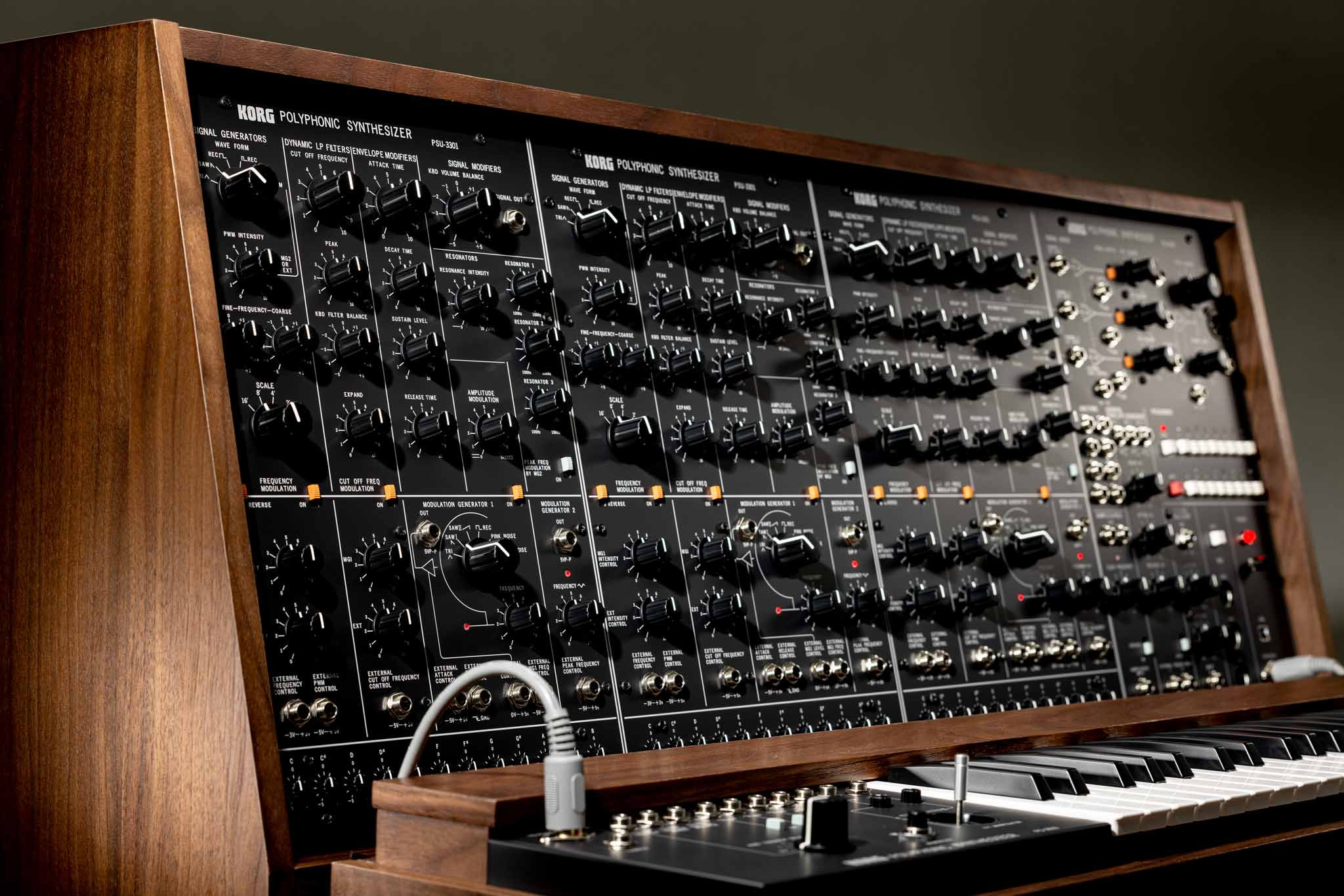 KORG_PS-3300_lifestyle4